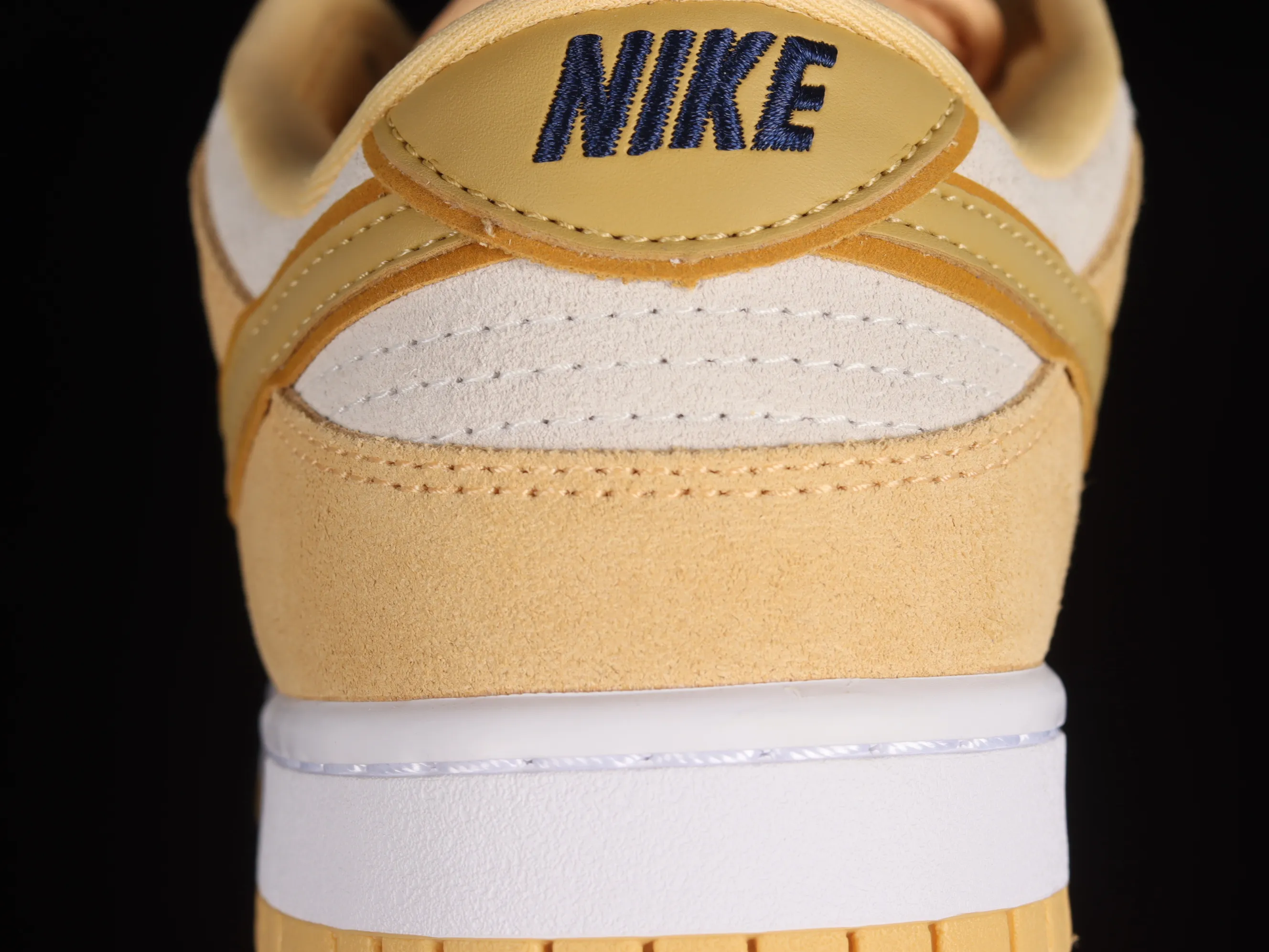 All categories Nk SB Dunk series Nk SB Dunk Low low-top sneakers Nk Dunk Low "Gold Suede" cheese pudding ice cream yellow and white SB low-top casual sports skateboard shoes DV7411-200